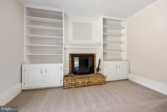 8140 SINCLAIR MILL RD, Manassas, VA 20112