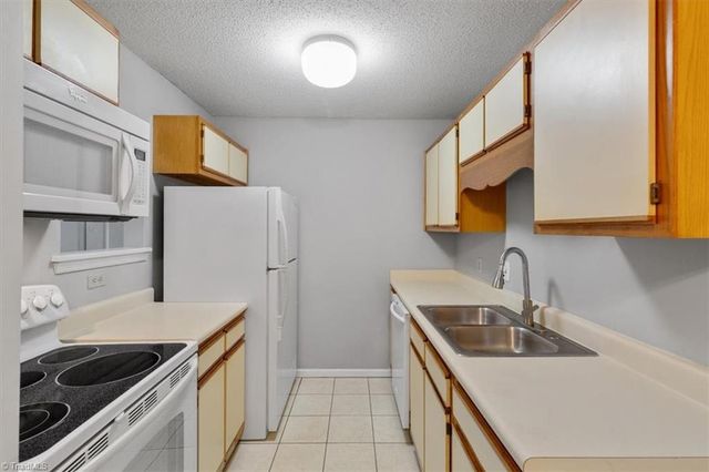 5627 Hornaday Road B, Greensboro, NC 27409