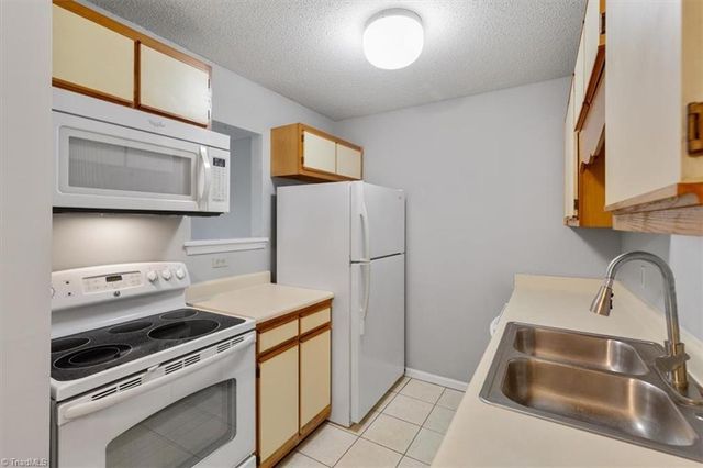 5627 Hornaday Road B, Greensboro, NC 27409