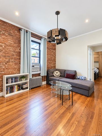 21-68 35 Street 3B, Astoria, NY 11105