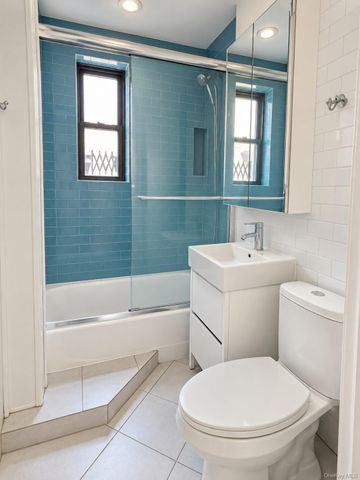 21-68 35 Street 3B, Astoria, NY 11105