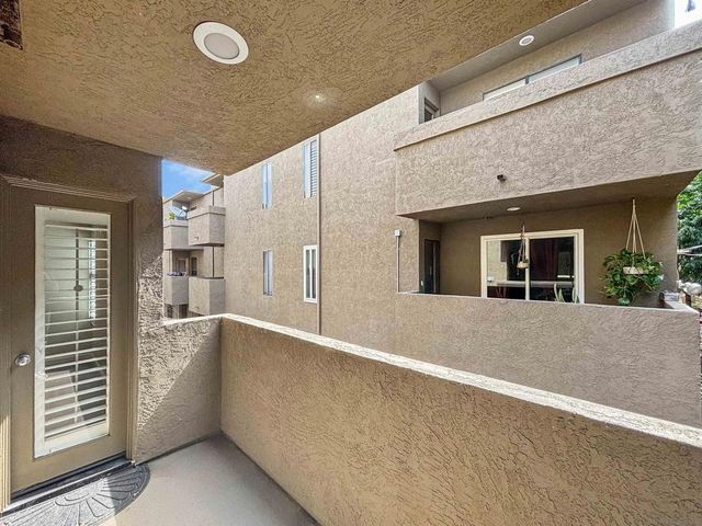 6025 Estelle 4, San Diego, CA 92115