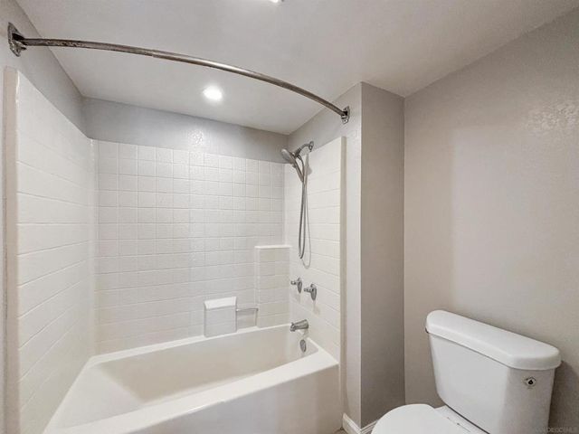 6025 Estelle 4, San Diego, CA 92115