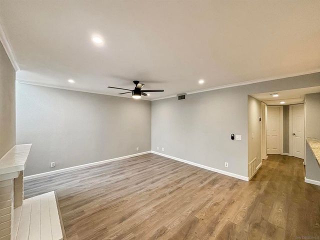 6025 Estelle 4, San Diego, CA 92115