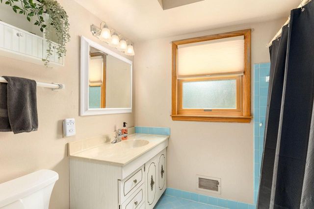 N87W18091 Summit DRIVE, Menomonee Falls, WI 53051