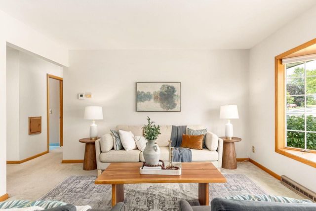 N87W18091 Summit DRIVE, Menomonee Falls, WI 53051
