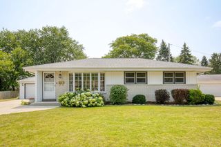 N87W18091 Summit DRIVE, Menomonee Falls, WI 53051