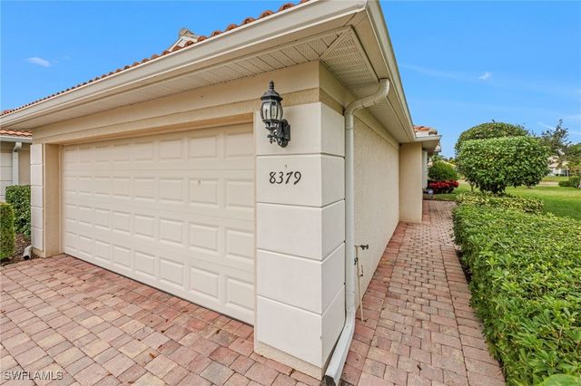 8379 Karina CT, Naples, FL 34114