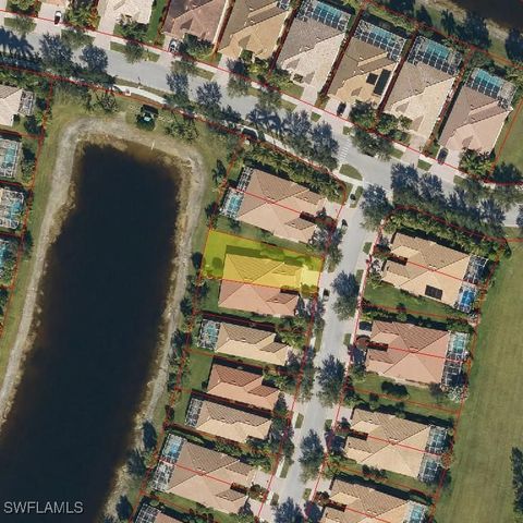 8379 Karina CT, Naples, FL 34114