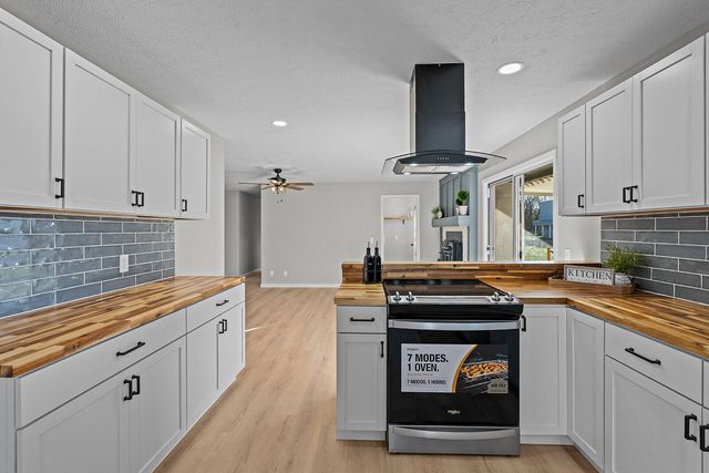 714 E Buffalo Street, Bolivar, MO 65613