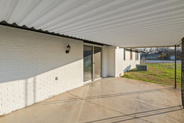 714 E Buffalo Street, Bolivar, MO 65613