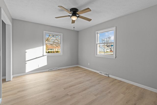 714 E Buffalo Street, Bolivar, MO 65613