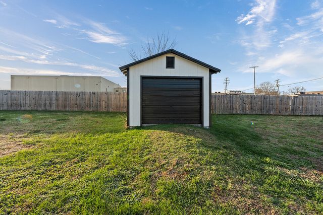 714 E Buffalo Street, Bolivar, MO 65613