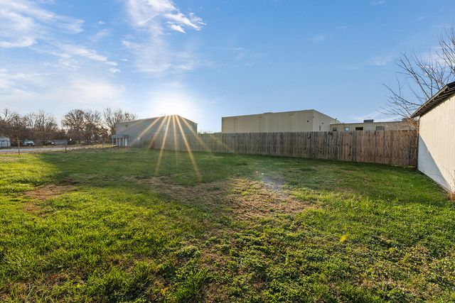 714 E Buffalo Street, Bolivar, MO 65613