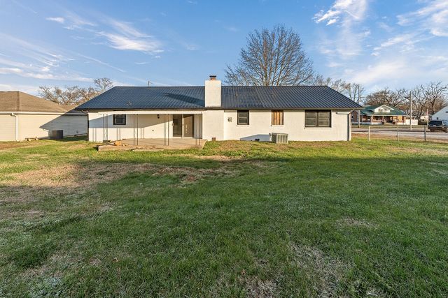 714 E Buffalo Street, Bolivar, MO 65613