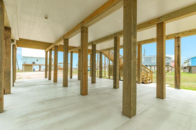 1106 White Cap Drive, Surfside Beach, TX 77541