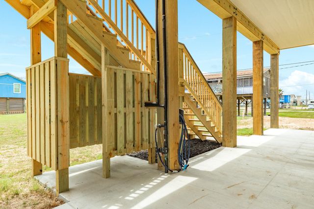 1106 White Cap Drive, Surfside Beach, TX 77541