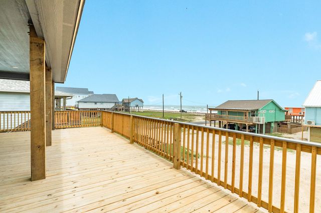 1106 White Cap Drive, Surfside Beach, TX 77541