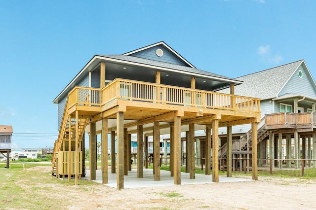 1106 White Cap Drive, Surfside Beach, TX 77541