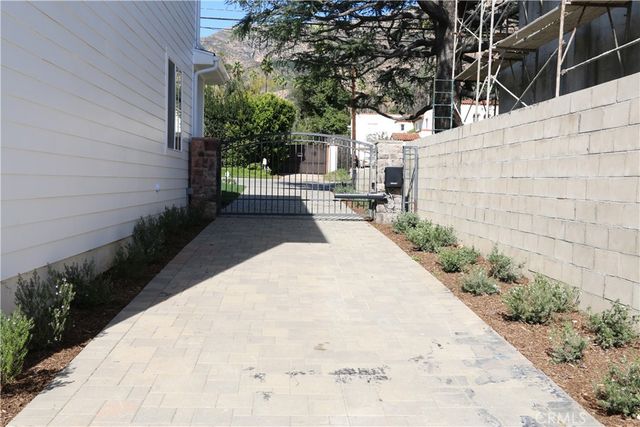 1688 E Mendocino, Altadena, CA 91001