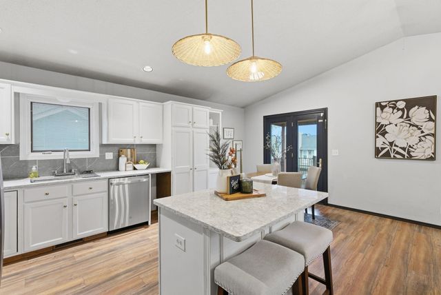 7409 E Brookview Cir, Wichita, KS 67226