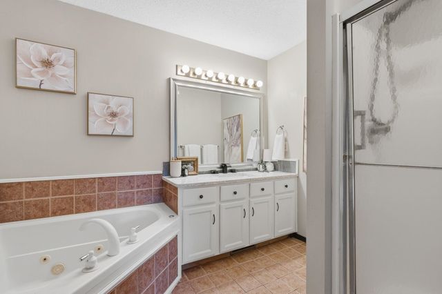 7409 E Brookview Cir, Wichita, KS 67226