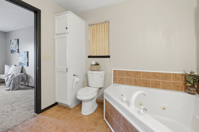 7409 E Brookview Cir, Wichita, KS 67226