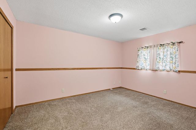 7409 E Brookview Cir, Wichita, KS 67226