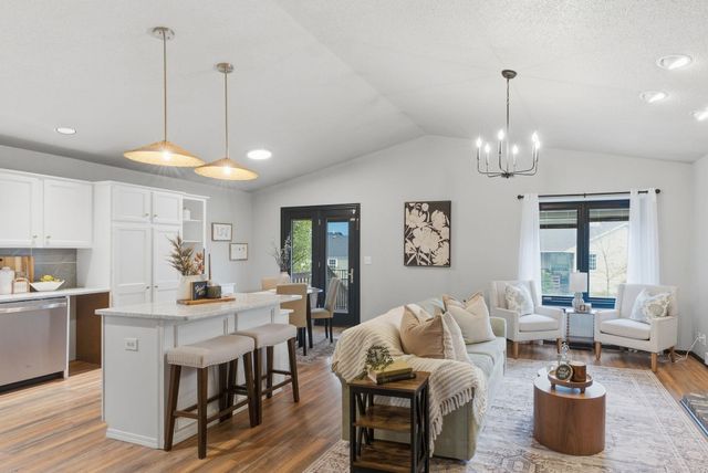 7409 E Brookview Cir, Wichita, KS 67226