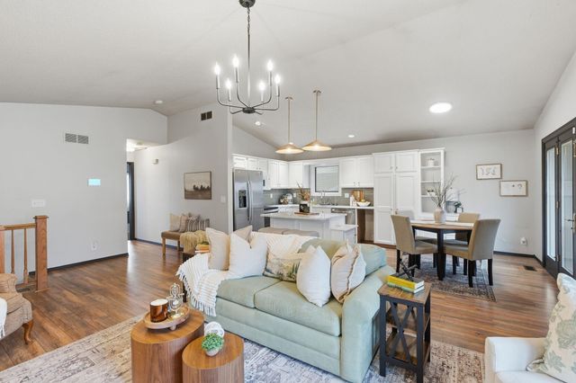 7409 E Brookview Cir, Wichita, KS 67226