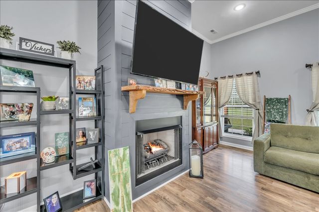 8 Valley Pond Ln, Kelso, TN 37348