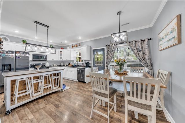 8 Valley Pond Ln, Kelso, TN 37348