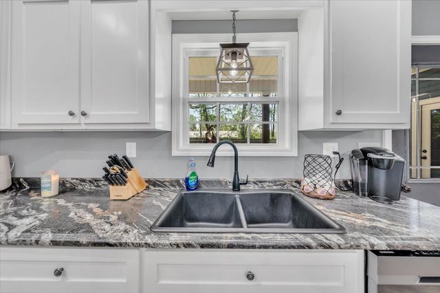 8 Valley Pond Ln, Kelso, TN 37348