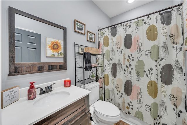 8 Valley Pond Ln, Kelso, TN 37348