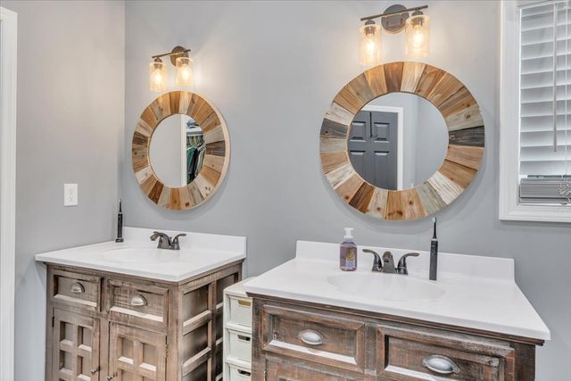 8 Valley Pond Ln, Kelso, TN 37348