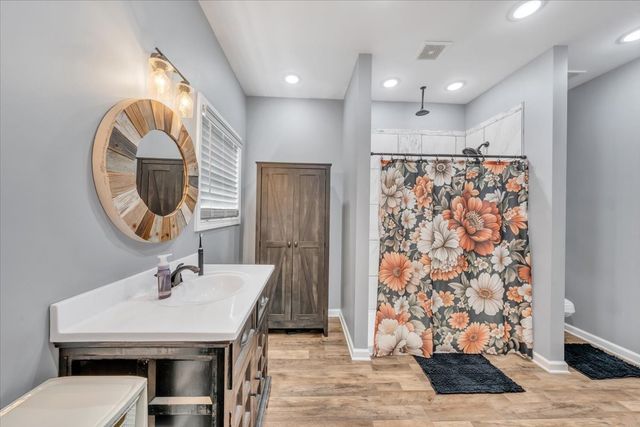 8 Valley Pond Ln, Kelso, TN 37348