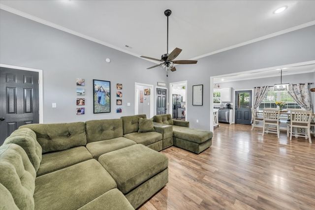 8 Valley Pond Ln, Kelso, TN 37348