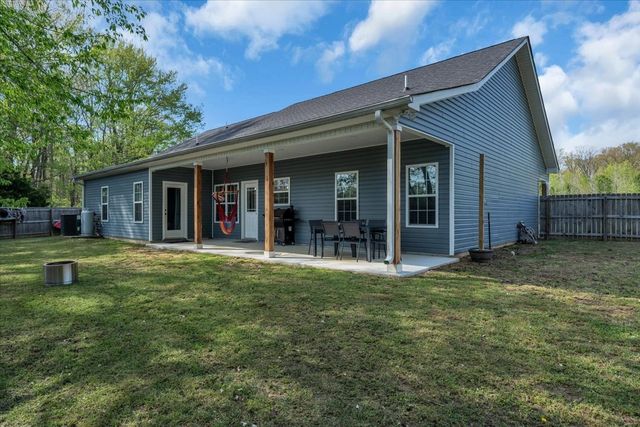 8 Valley Pond Ln, Kelso, TN 37348