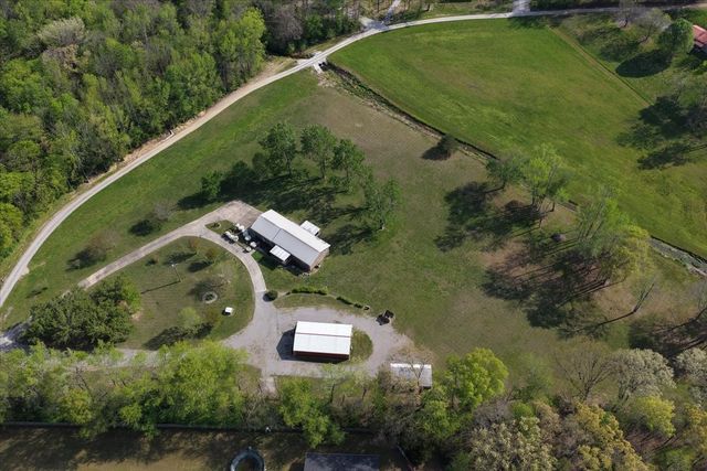 8 Valley Pond Ln, Kelso, TN 37348