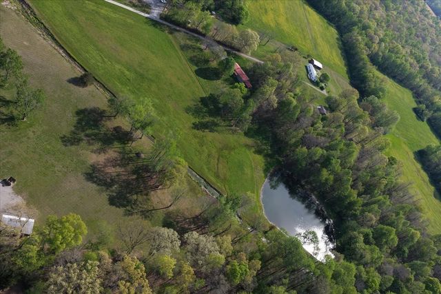 8 Valley Pond Ln, Kelso, TN 37348