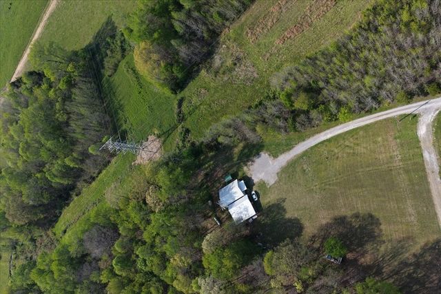 8 Valley Pond Ln, Kelso, TN 37348