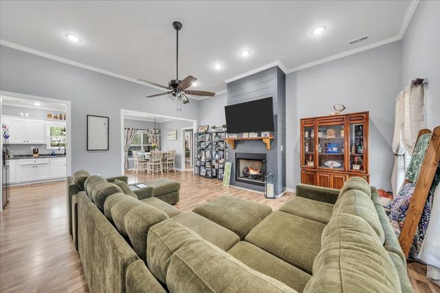8 Valley Pond Ln, Kelso, TN 37348