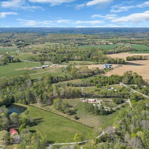 8 Valley Pond Ln, Kelso, TN 37348