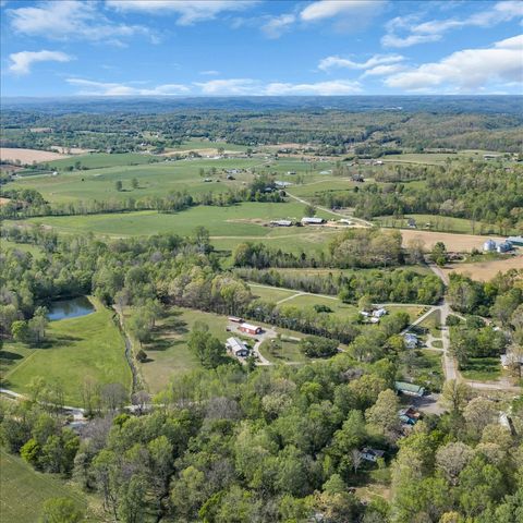 8 Valley Pond Ln, Kelso, TN 37348