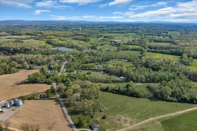 8 Valley Pond Ln, Kelso, TN 37348