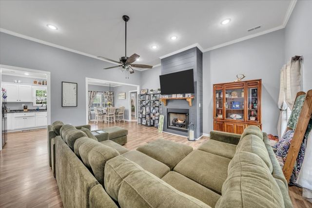 8 Valley Pond Ln, Kelso, TN 37348