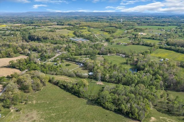 8 Valley Pond Ln, Kelso, TN 37348