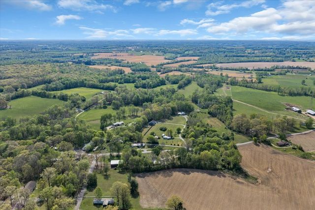 8 Valley Pond Ln, Kelso, TN 37348