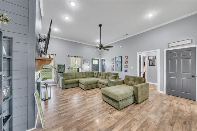 8 Valley Pond Ln, Kelso, TN 37348