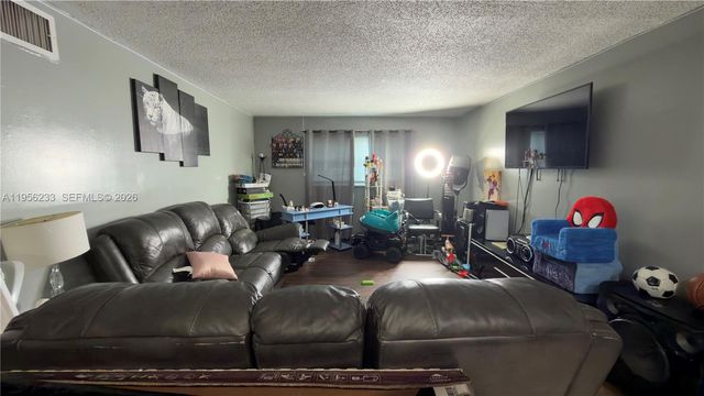 7430 SW 10th St 101D, North Lauderdale, FL 33068